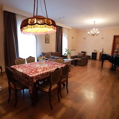 Apartment At 12 Baratashvili Street Тбілісі Екстер'єр фото